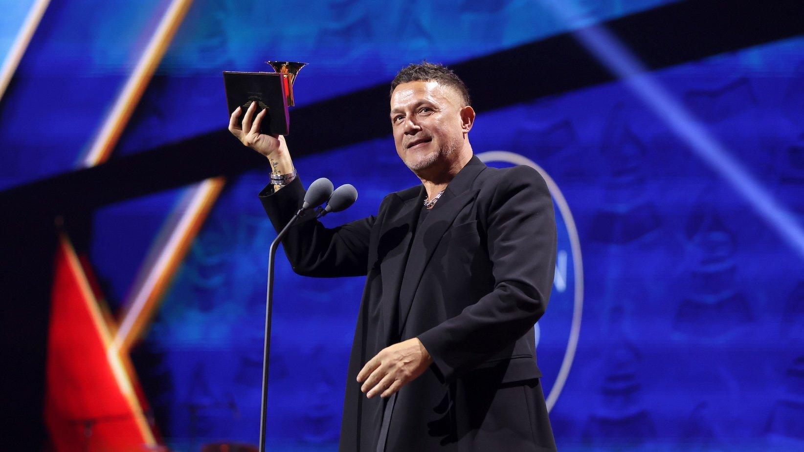 Alejandro Sanz accepts the Latin GRAMMY Award for Record Of The Year for "Palmeras En El Jardín" onstage at the 2025 Latin GRAMMYS on Thursday, Nov. 13, at the MGM Grand Garden Arena in Las Vegas, Nevada.