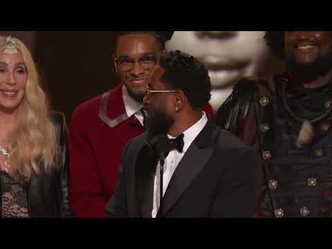 KENDRICK LAMAR And SZA Win RECORD OF THE YEAR For 'LUTHER'