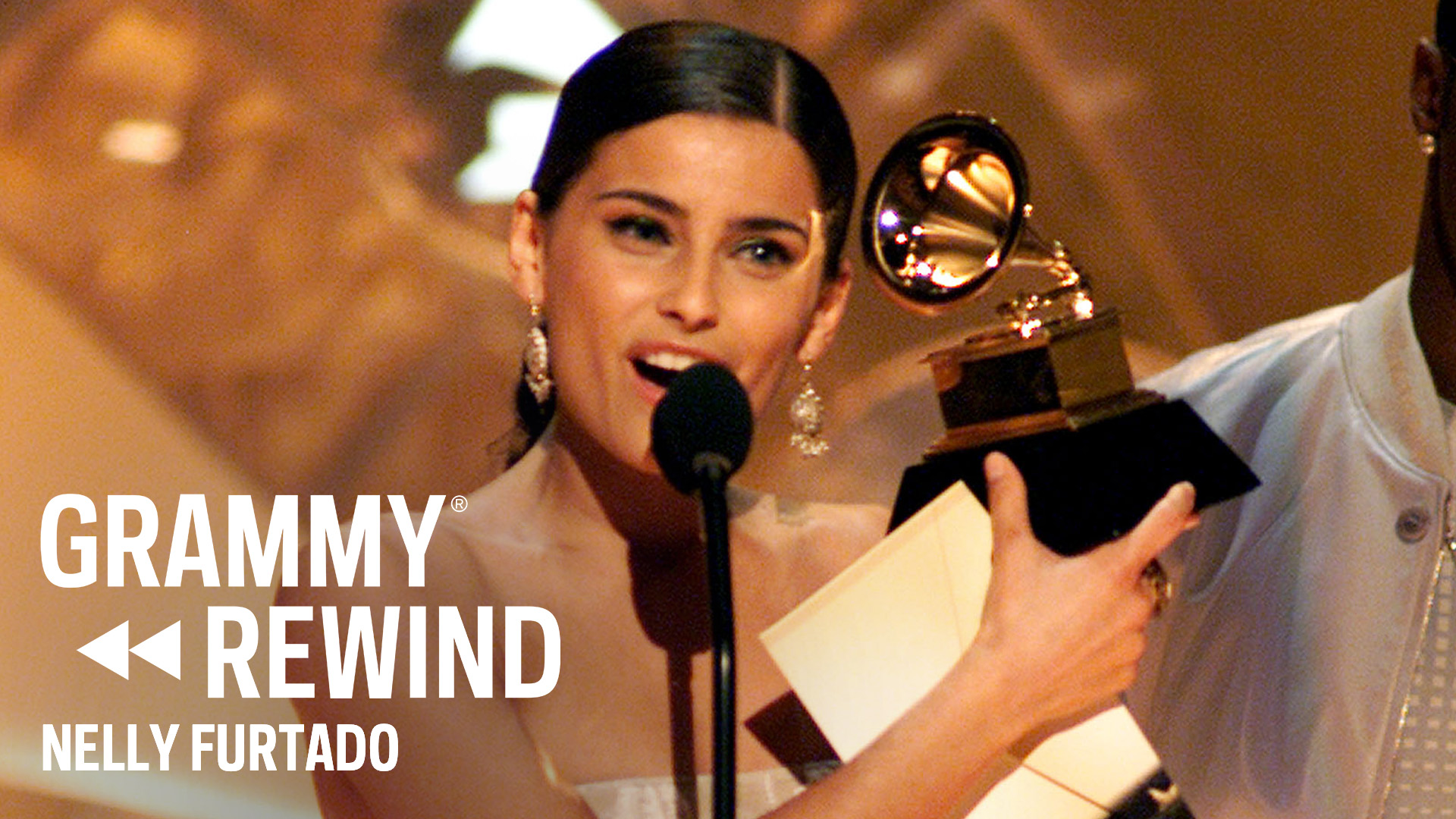 Nelly Furtado Wins A GRAMMY For "I'm Like A Bird"