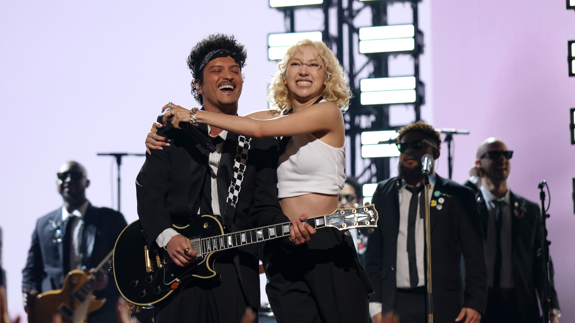 ROSÉ & Bruno Mars Open The 2026 Grammys With "APT"